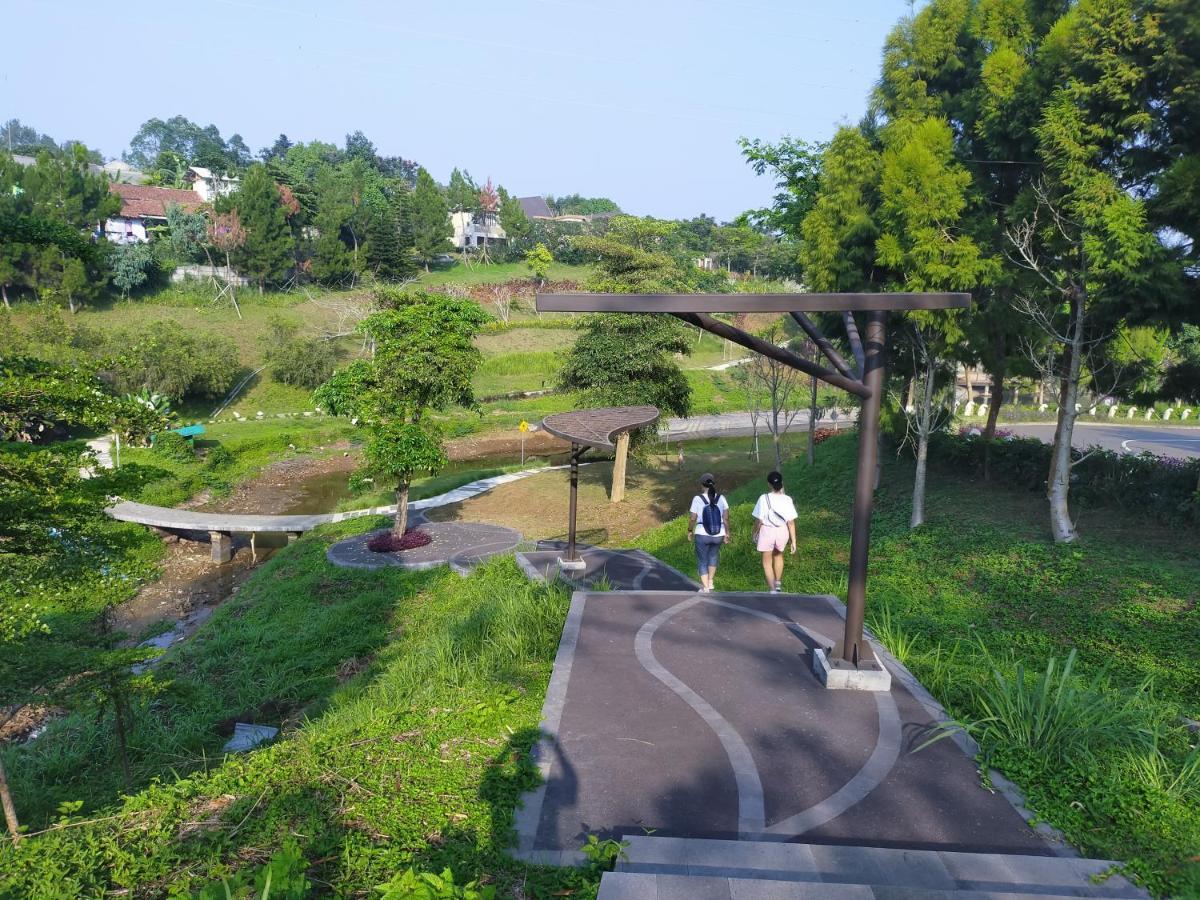 Villa Vimala Hill And - 3 Bedrooms Bogor