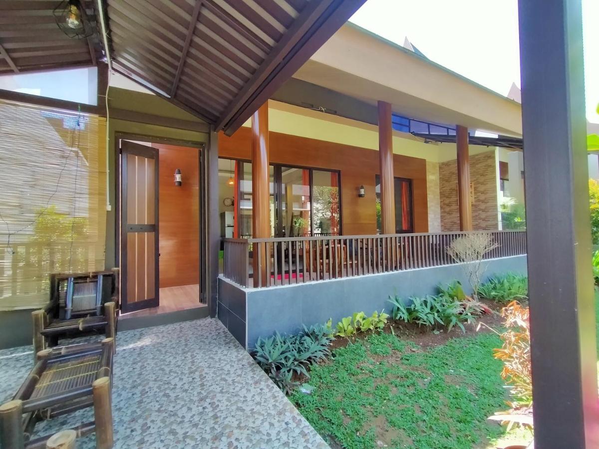 Villa Vimala Hill And - 3 Bedrooms Bogor